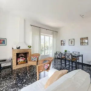 Apartment Joivy Sea View Flat With Balcony, Cinque Terre, Monterosso al Mare