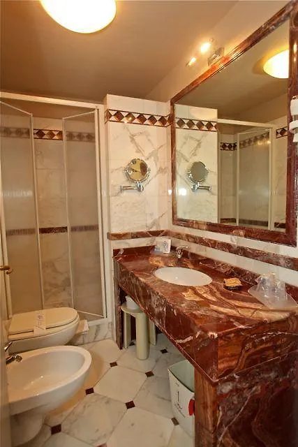 Hotel La Colonnina Monterosso al Mare 3*,  Italy